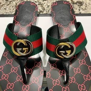 Gucci thong sandals size 8 US